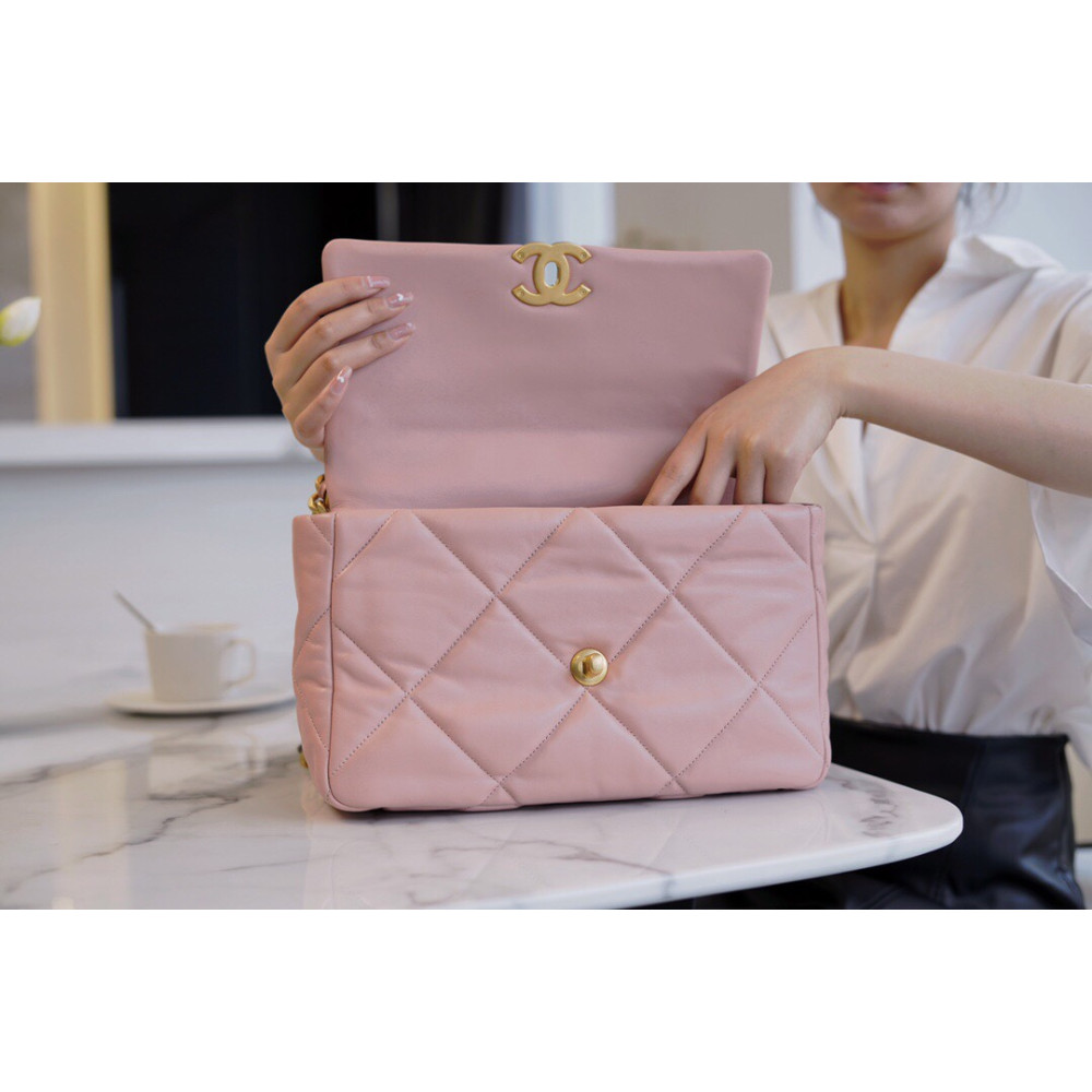 CHANEL MEDIUM 19 FLAP BAG