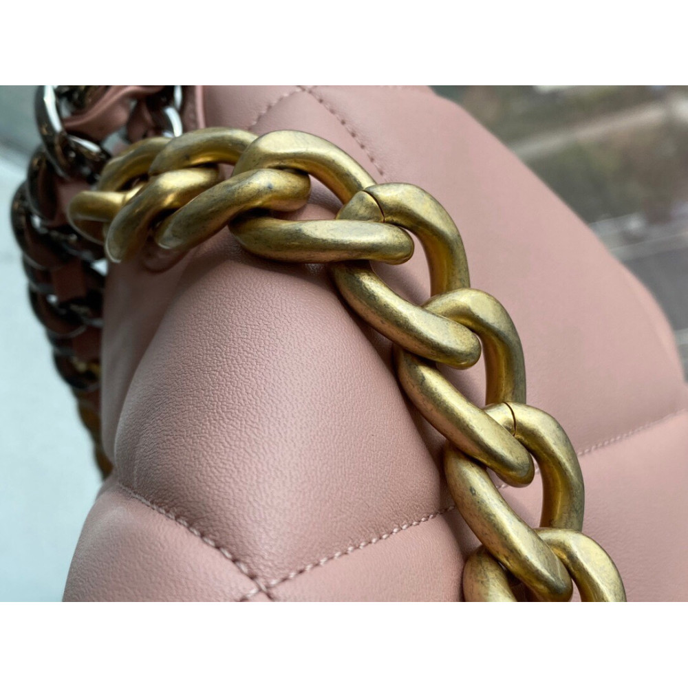 CHANEL MEDIUM 19 FLAP BAG