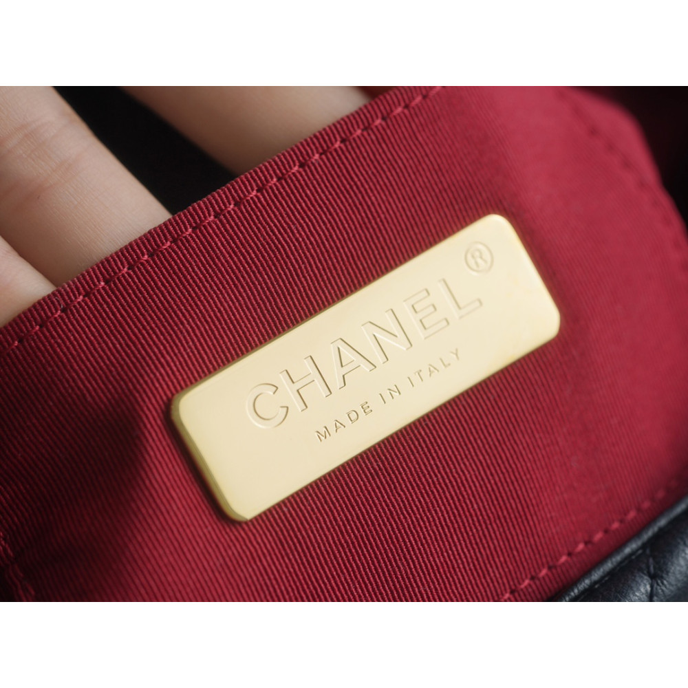 CHANEL 19 WAIST BAG