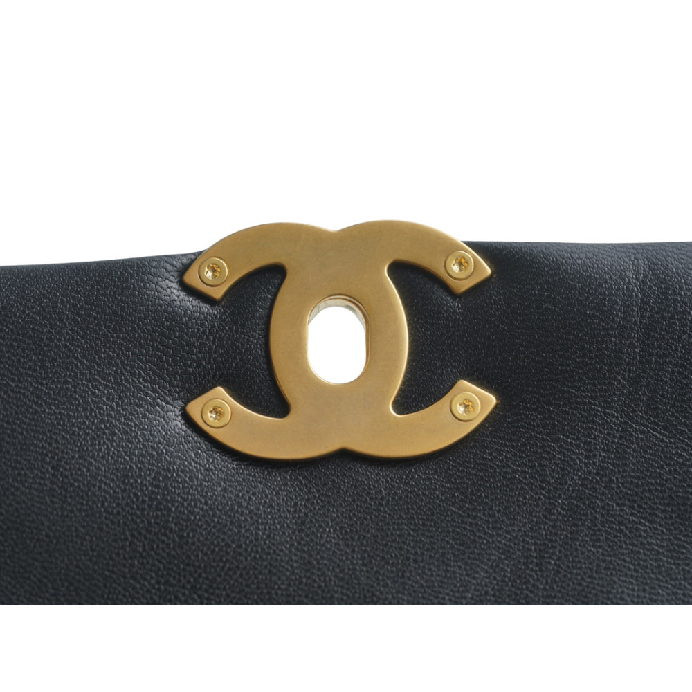 CHANEL 19 WAIST BAG