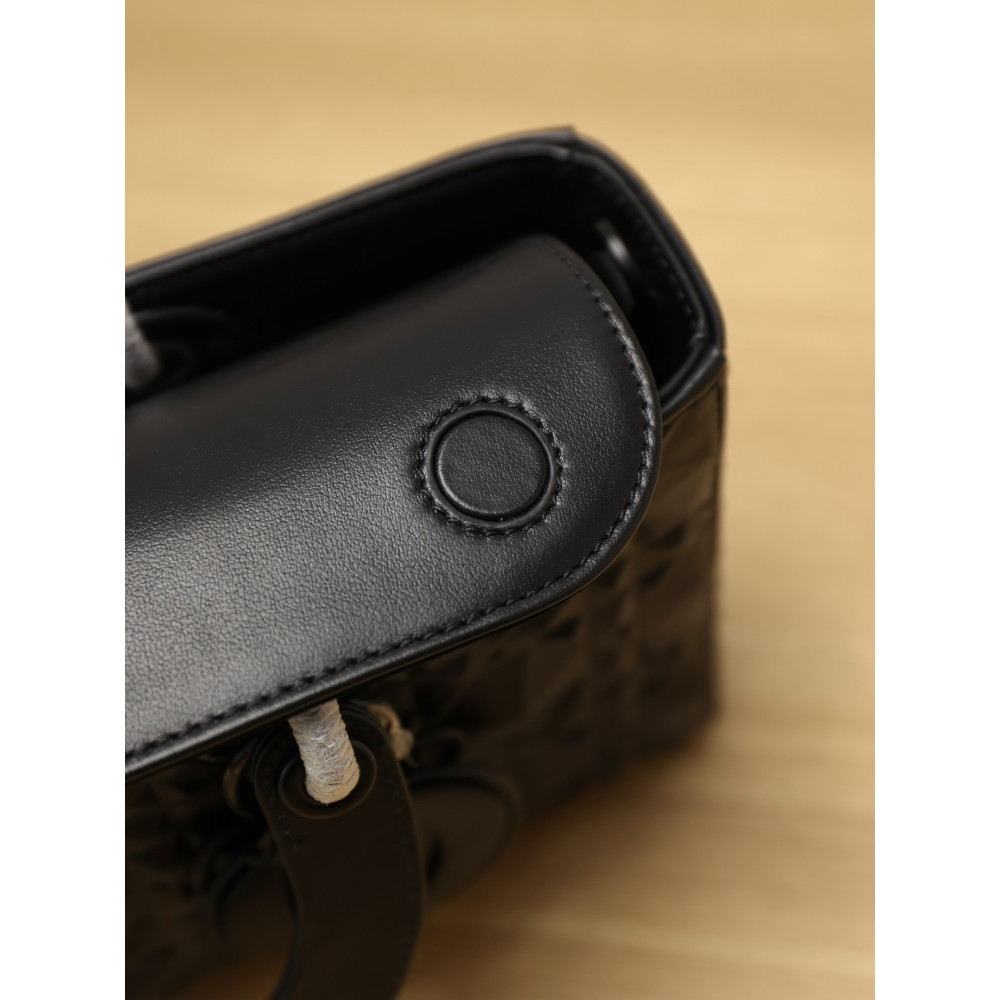 MEDIUM LADY D-JOY BAG