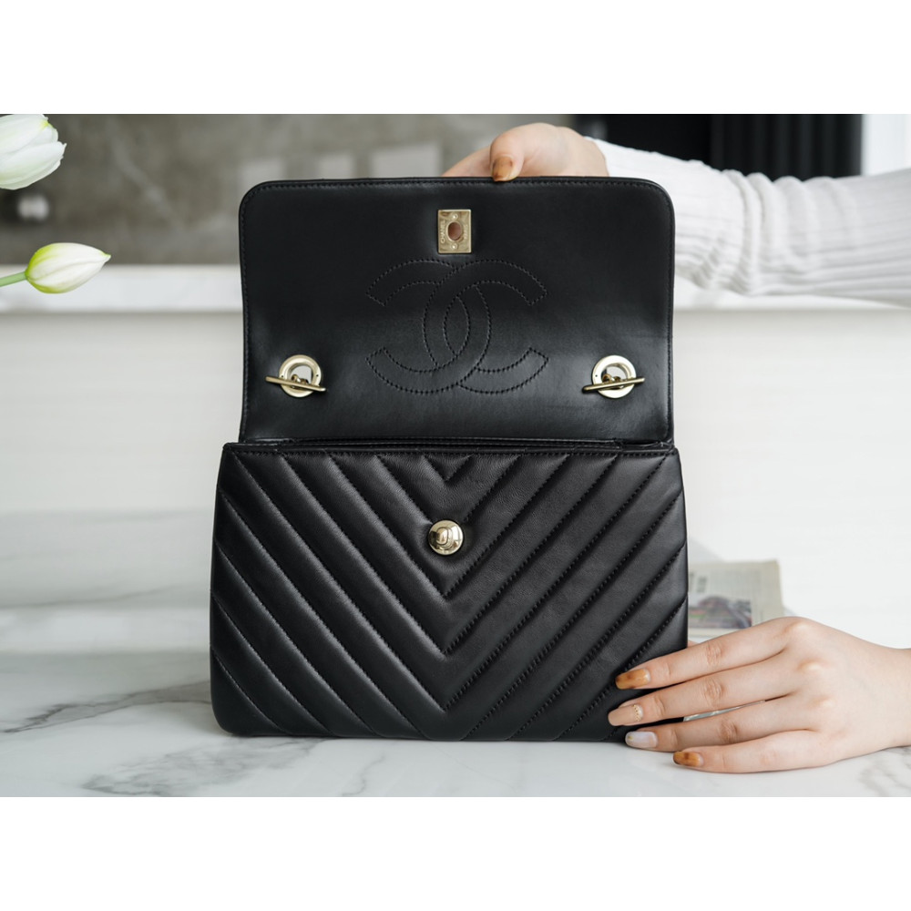 CHANEL SMALL HANDLE FLAP BAG CHANEL SMALL HANDLE FLAP BAG