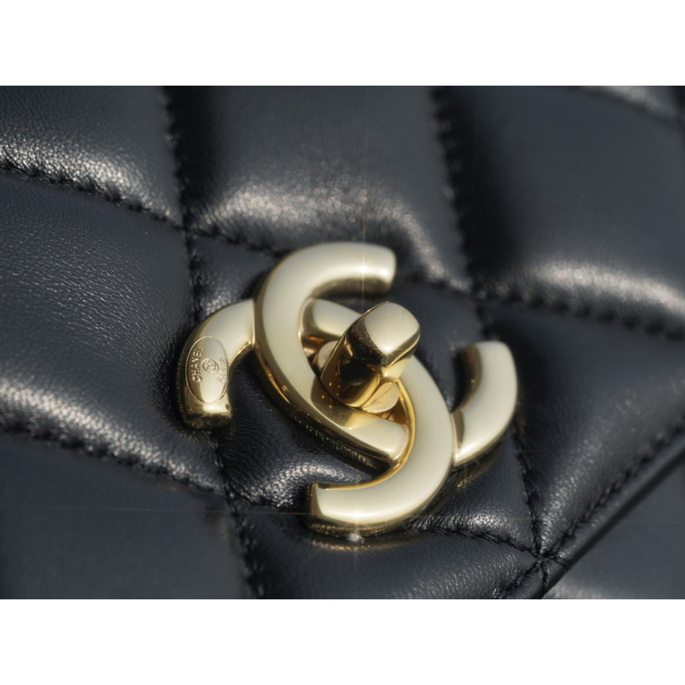CHANEL SMALL HANDLE FLAP BAG CHANEL SMALL HANDLE FLAP BAG