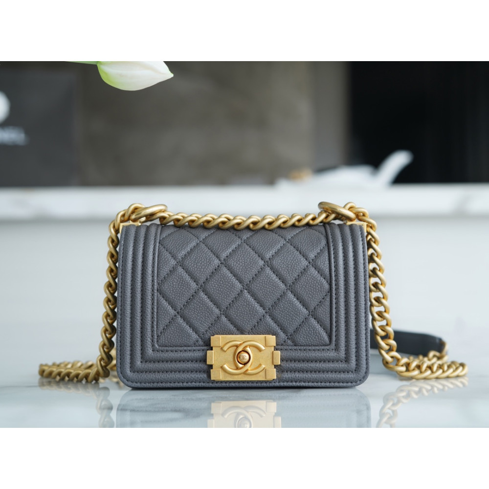 CHANEL SMALL BOY FLAP BAG CHANEL SMALL BOY FLAP BAG