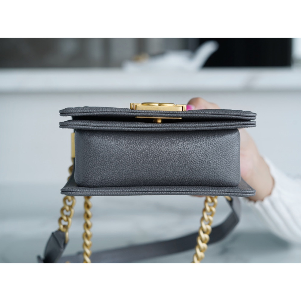CHANEL SMALL BOY FLAP BAG CHANEL SMALL BOY FLAP BAG