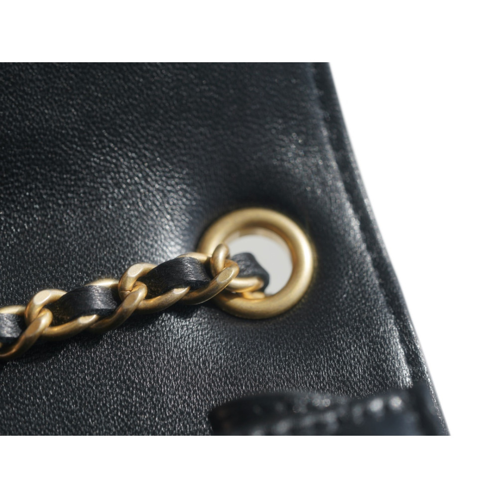 CHANEL PEARL CRUSH PHONE HOLDER WITH CHAIN BAG