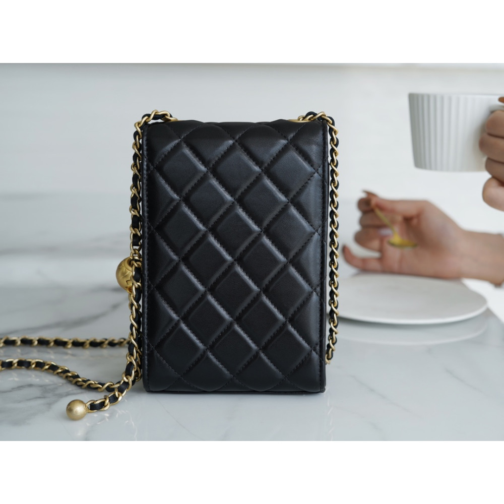 CHANEL PEARL CRUSH PHONE HOLDER WITH CHAIN BAG