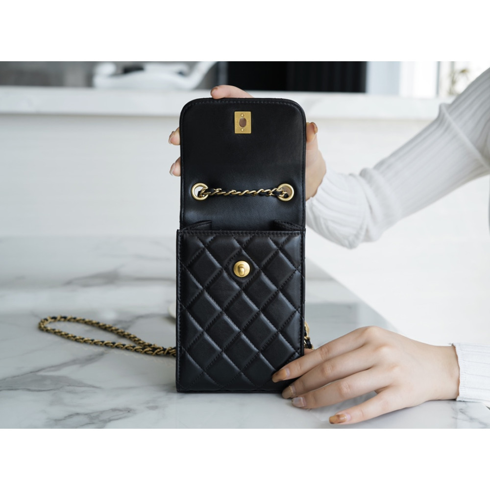 CHANEL PEARL CRUSH PHONE HOLDER WITH CHAIN BAG