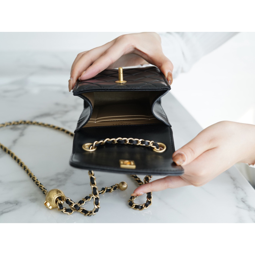 CHANEL PEARL CRUSH PHONE HOLDER WITH CHAIN BAG