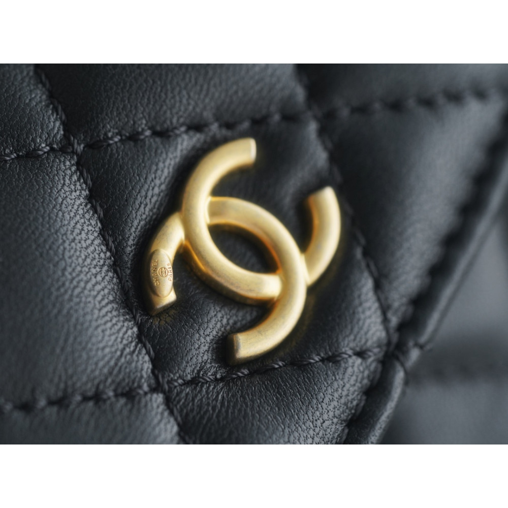 CHANEL PEARL CRUSH WAIST BAG