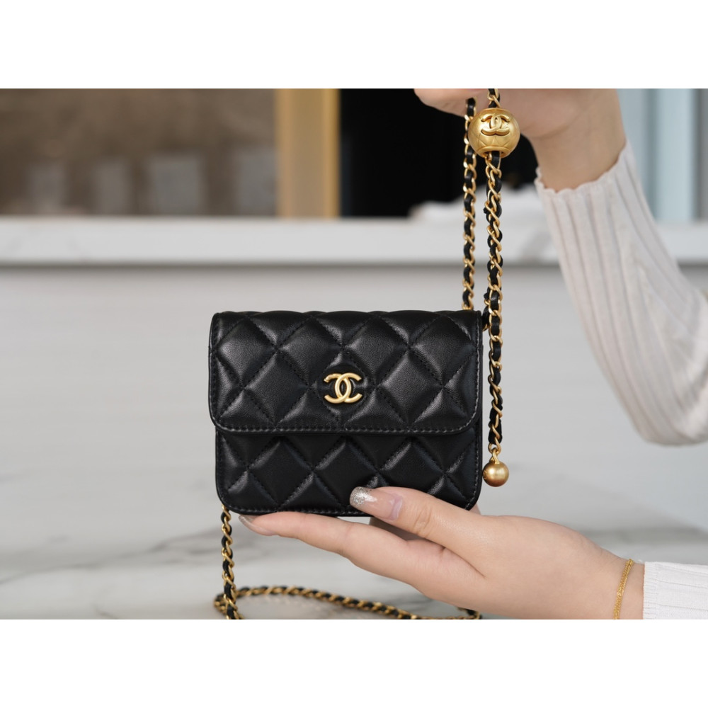 CHANEL PEARL CRUSH CLUTCH WITH CHAIN BAG CHANEL PEARL CRUSH CLUTCH WITH CHAIN BAG