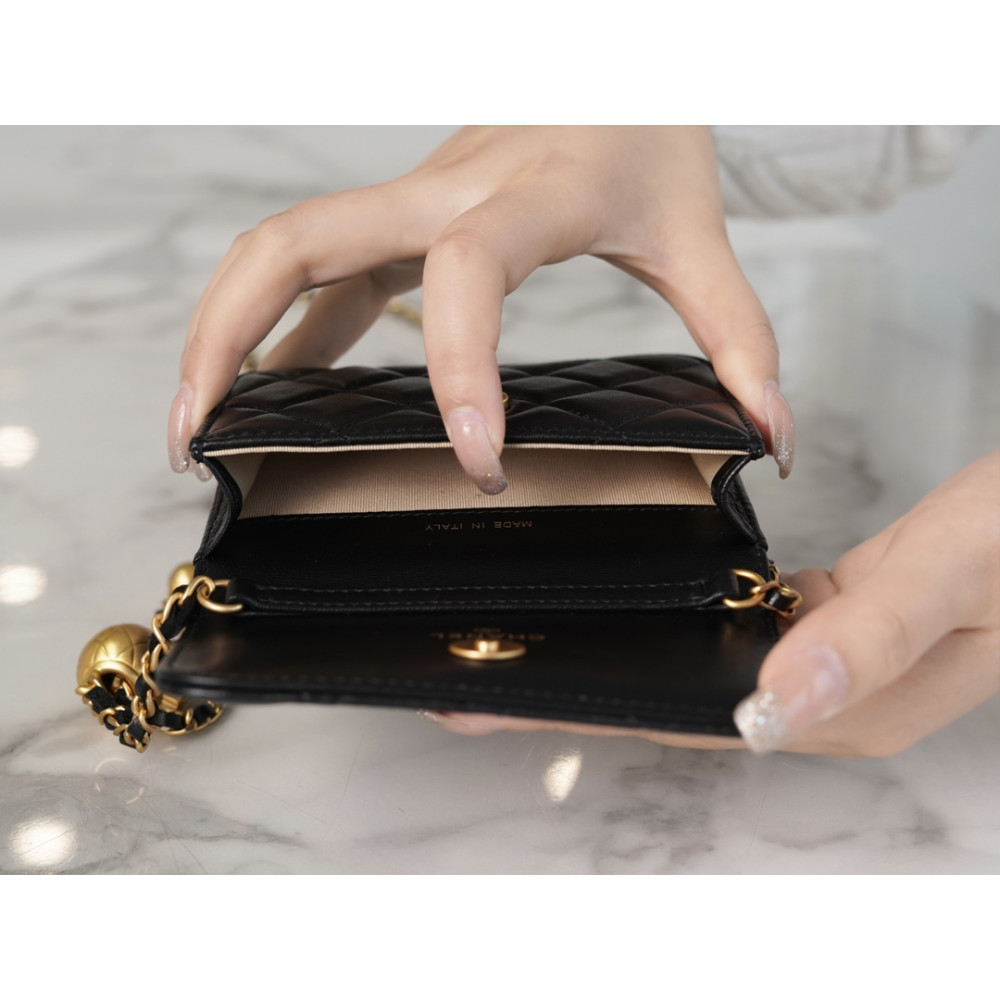 CHANEL PEARL CRUSH CLUTCH WITH CHAIN BAG CHANEL PEARL CRUSH CLUTCH WITH CHAIN BAG