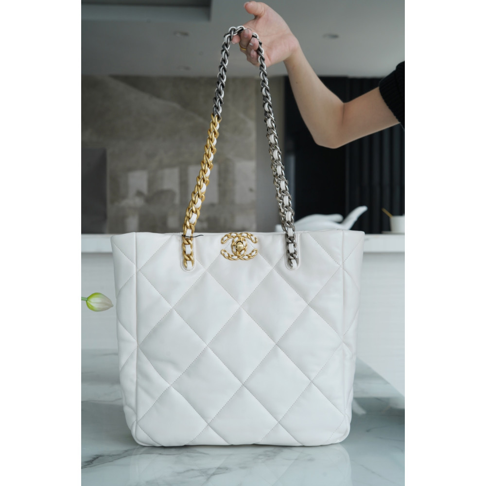 CHANEL 19 EAST WEST SHOPPING BAG