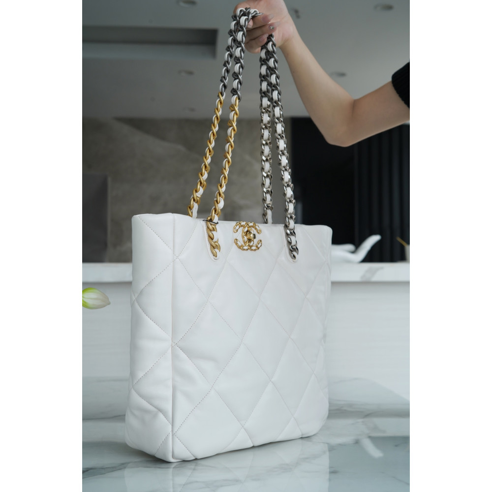 CHANEL 19 EAST WEST SHOPPING BAG