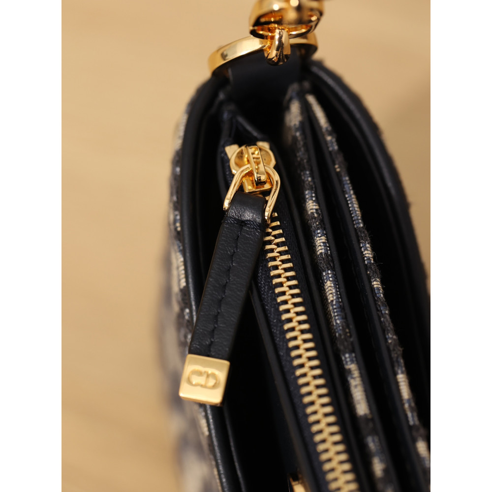 30 MONTAIGNE HOBO AVENUE MINI BAG 30 MONTAIGNE HOBO AVENUE MINI BAG