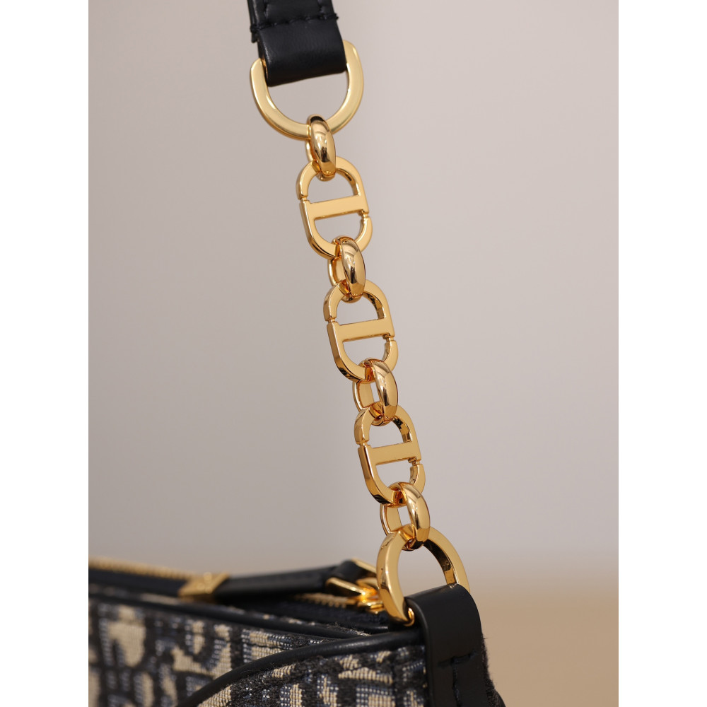 30 MONTAIGNE HOBO AVENUE MINI BAG 30 MONTAIGNE HOBO AVENUE MINI BAG
