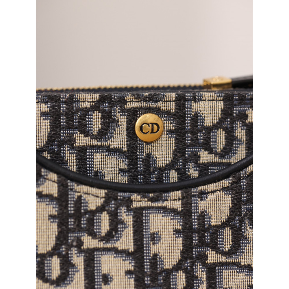 30 MONTAIGNE HOBO AVENUE MINI BAG 30 MONTAIGNE HOBO AVENUE MINI BAG