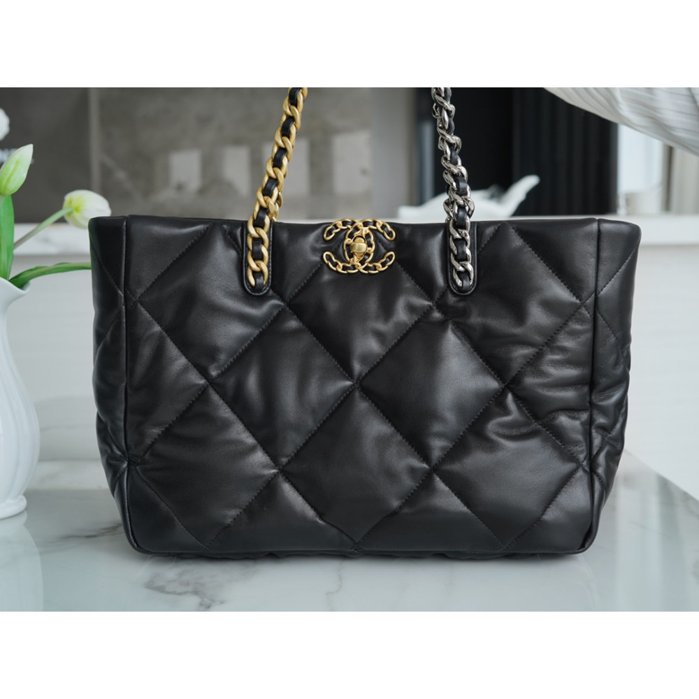 CHANEL 19 EAST WEST SHOPPING BAG CHANEL 19 EAST WEST SHOPPING BAG