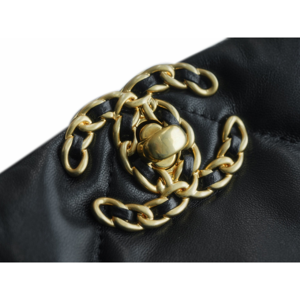 CHANEL 19 EAST WEST SHOPPING BAG CHANEL 19 EAST WEST SHOPPING BAG