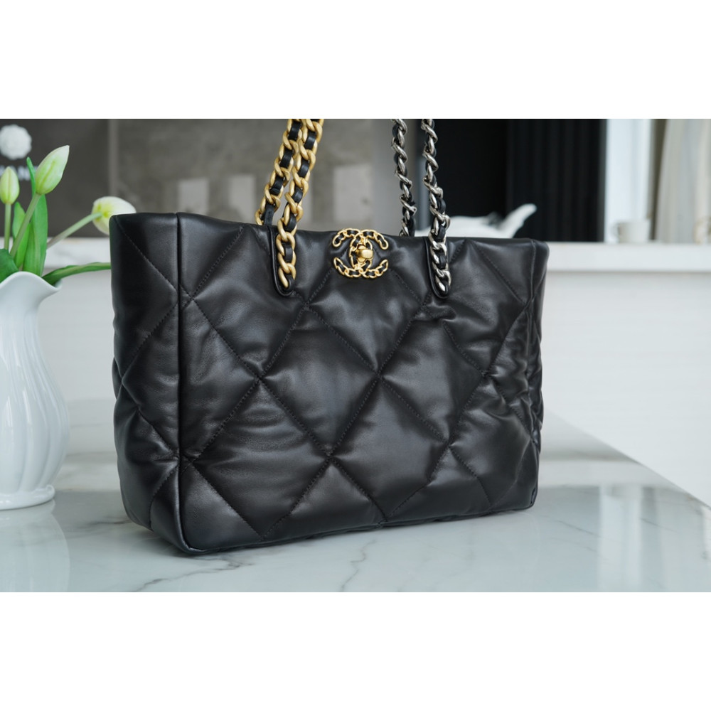 CHANEL 19 EAST WEST SHOPPING BAG CHANEL 19 EAST WEST SHOPPING BAG