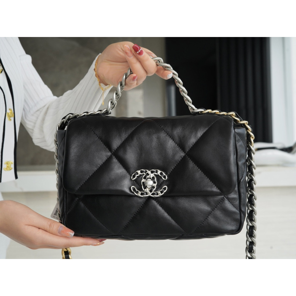 CHANEL SMALL 19 FLAP BAG
