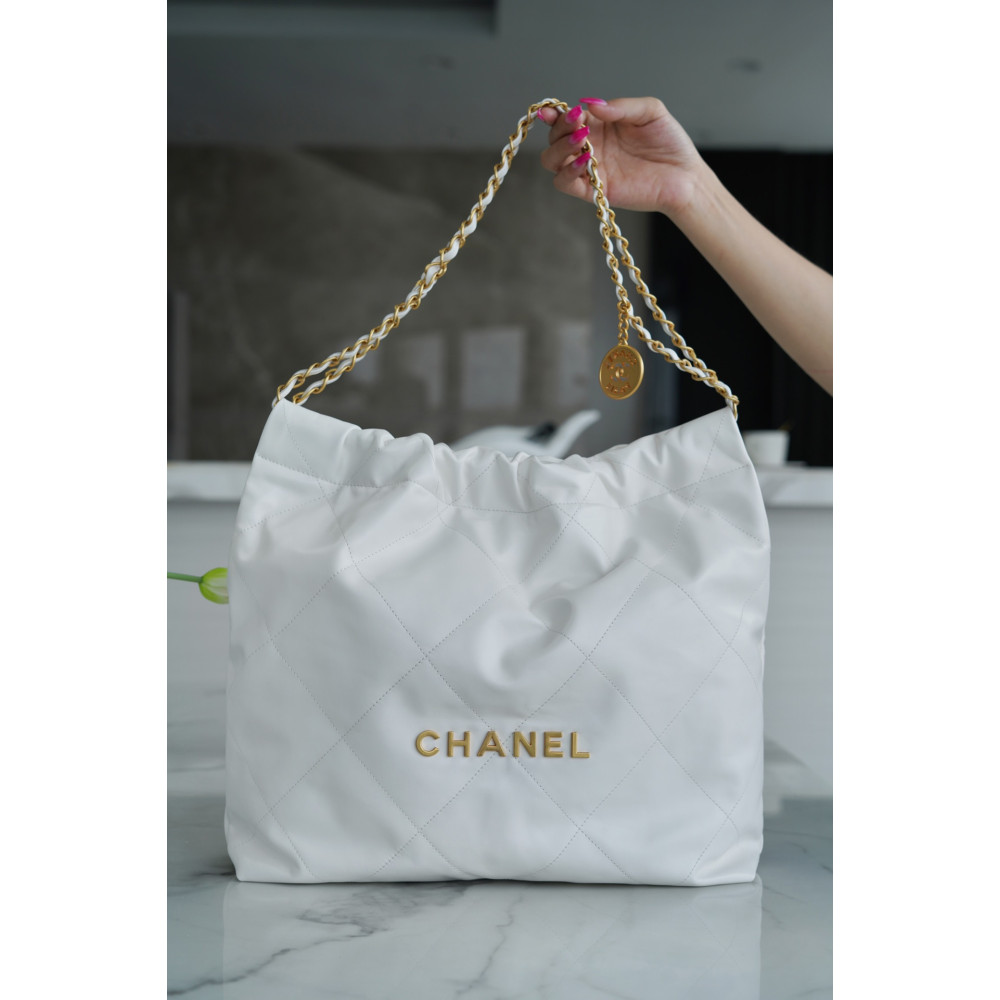 CHANEL 22 MEDIUM BAG