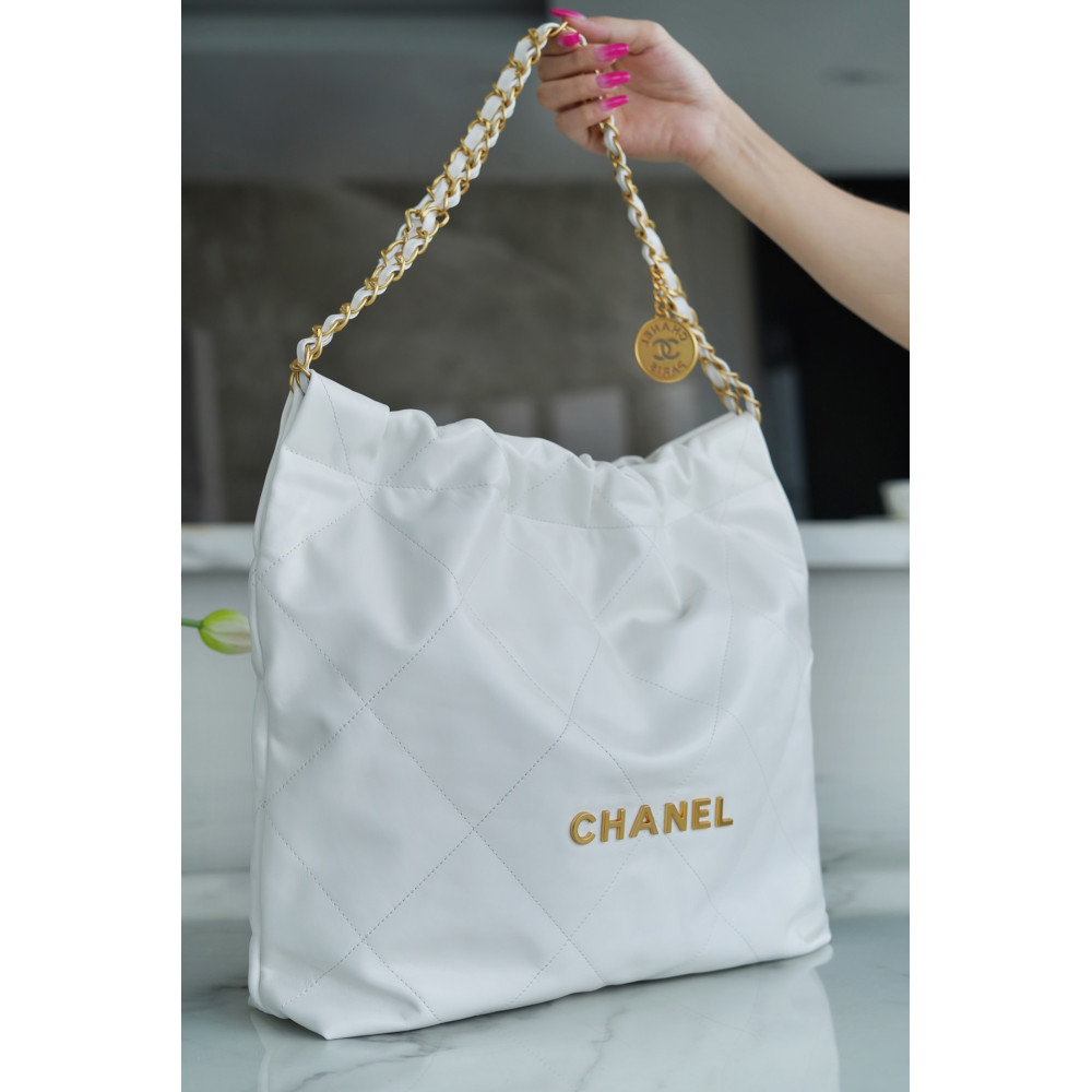 CHANEL 22 MEDIUM BAG
