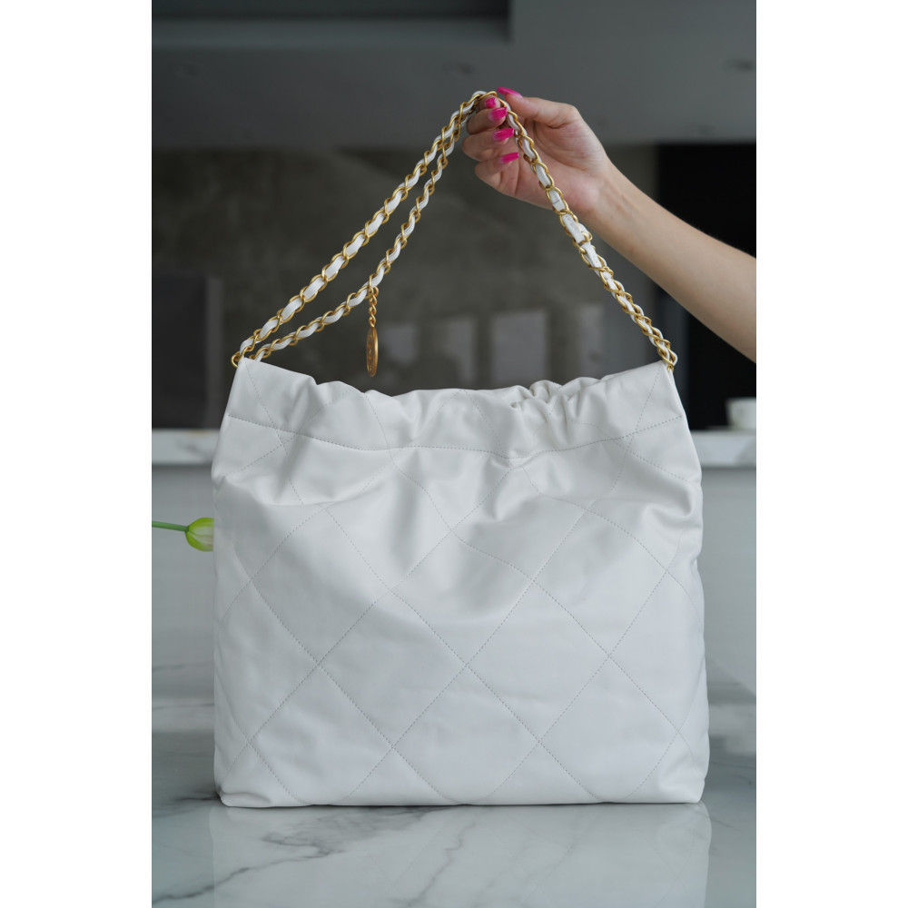 CHANEL 22 MEDIUM BAG