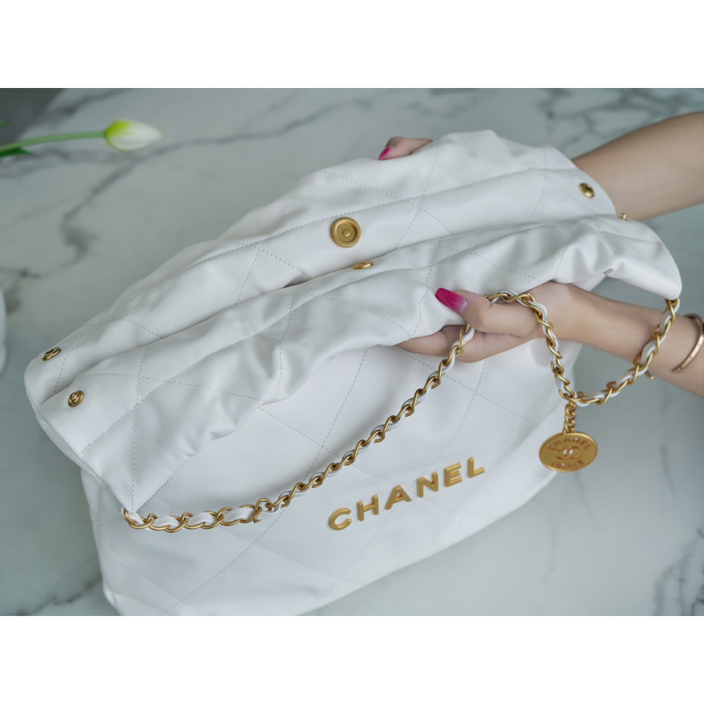 CHANEL 22 MEDIUM BAG