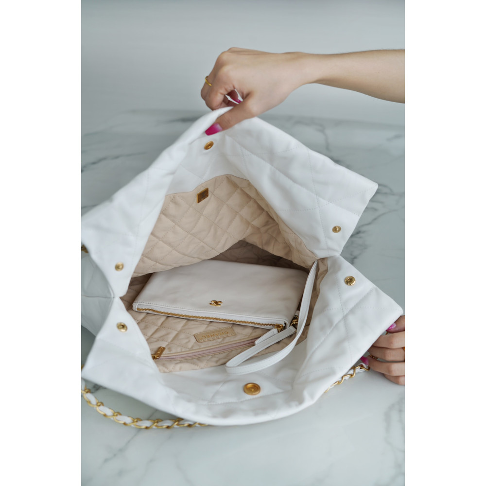 CHANEL 22 MEDIUM BAG
