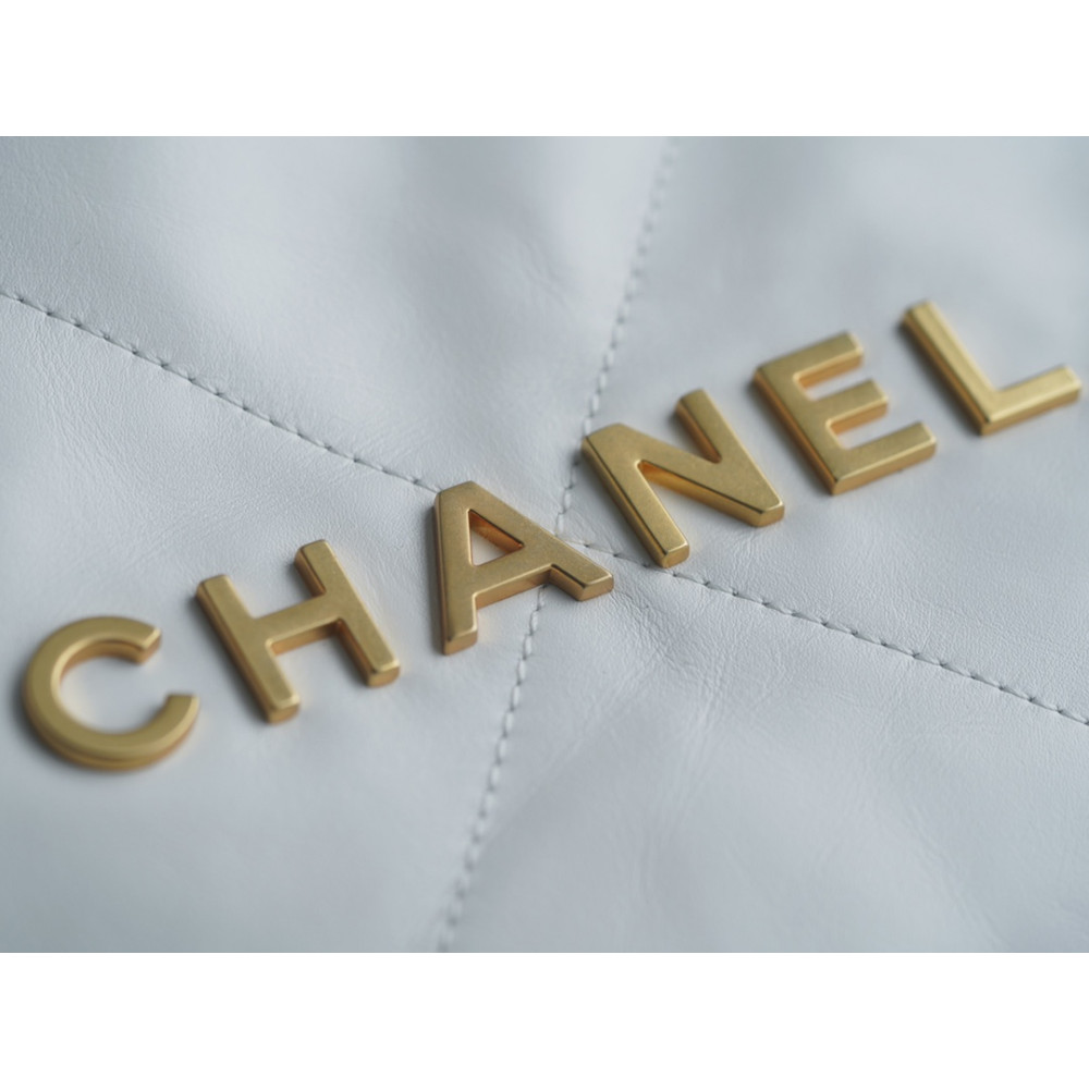 CHANEL 22 MEDIUM BAG