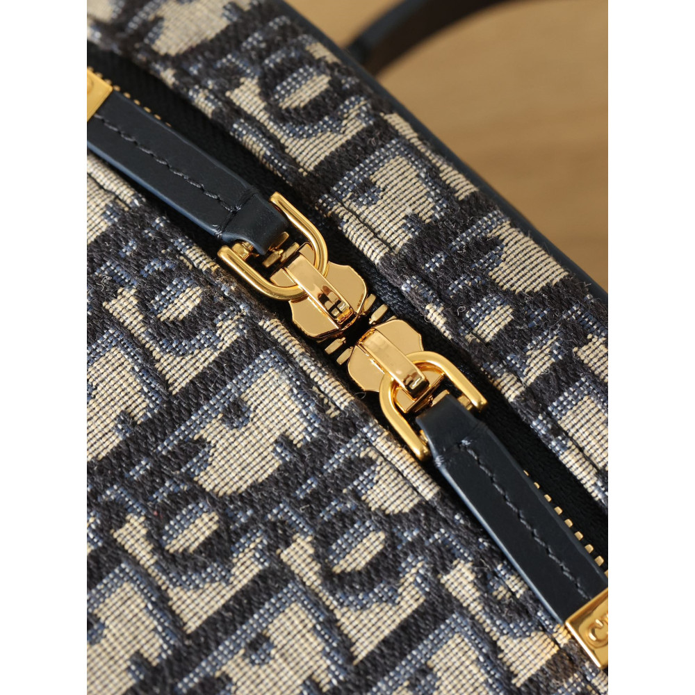 SMALL CD SIGNATURE VANITY CASE SMALL CD SIGNATURE VANITY CASE