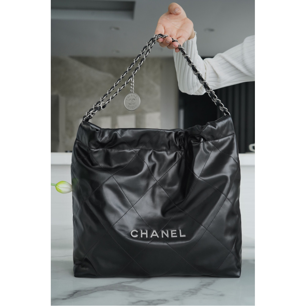 CHANEL 22 MEDIUM BAG