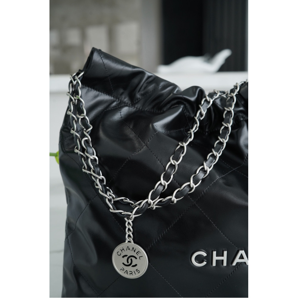 CHANEL 22 MEDIUM BAG