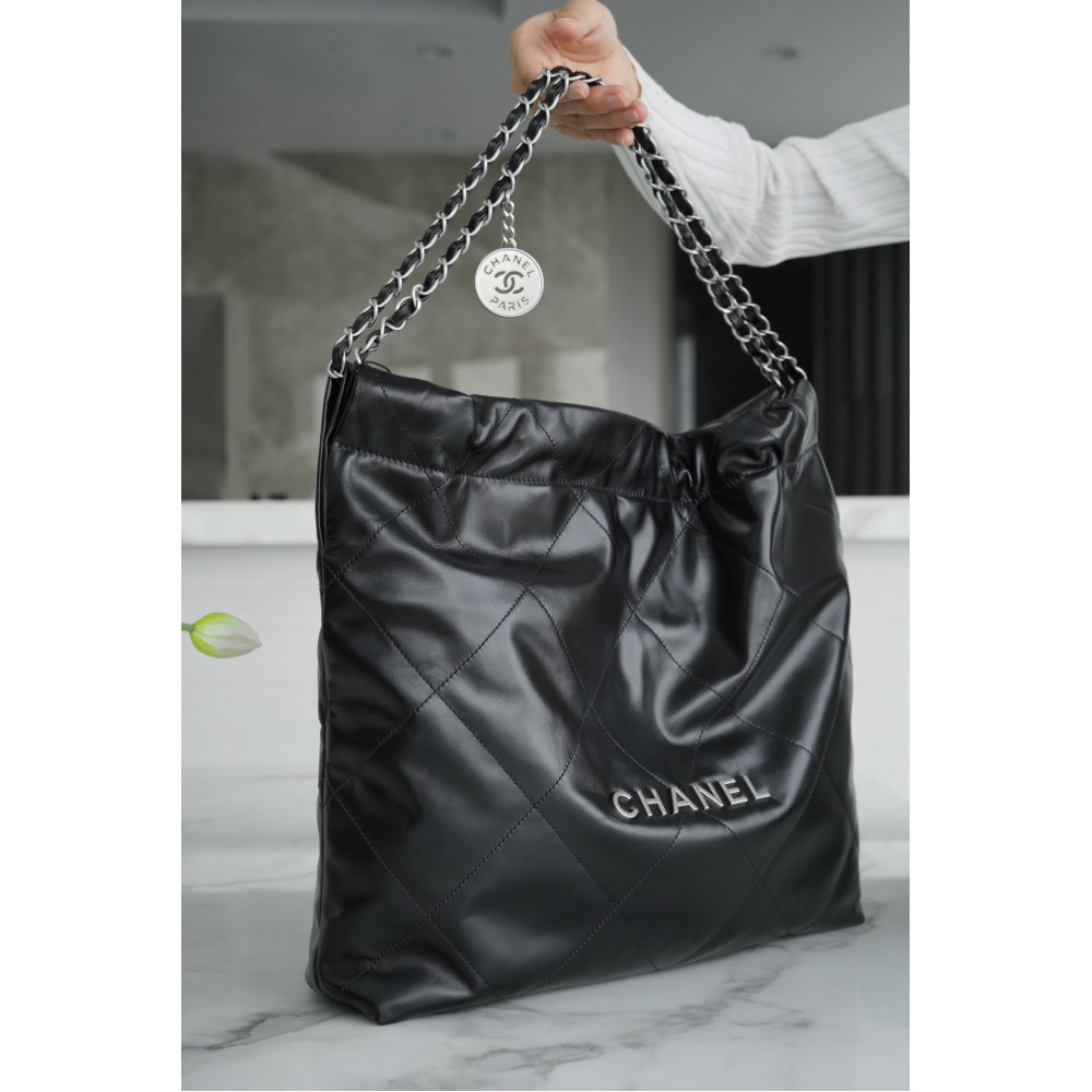 CHANEL 22 MEDIUM BAG