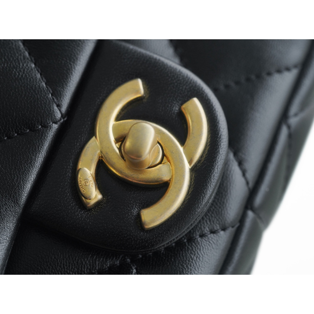 CHANEL MINI FUNKY TOWN FLAP BAG CHANEL MINI FUNKY TOWN FLAP BAG