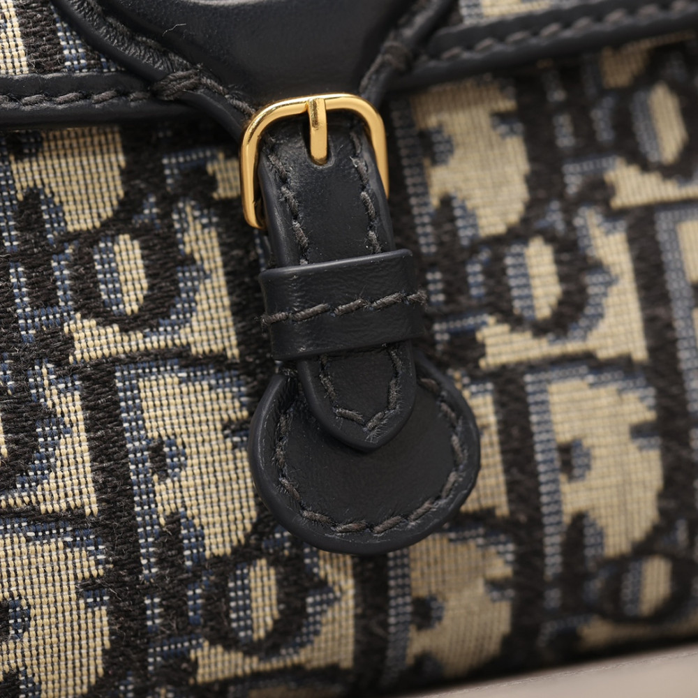 DIOR BOBBY EAST-WEST POUCH WITH CHAIN DIOR BOBBY EAST-WEST POUCH WITH CHAIN