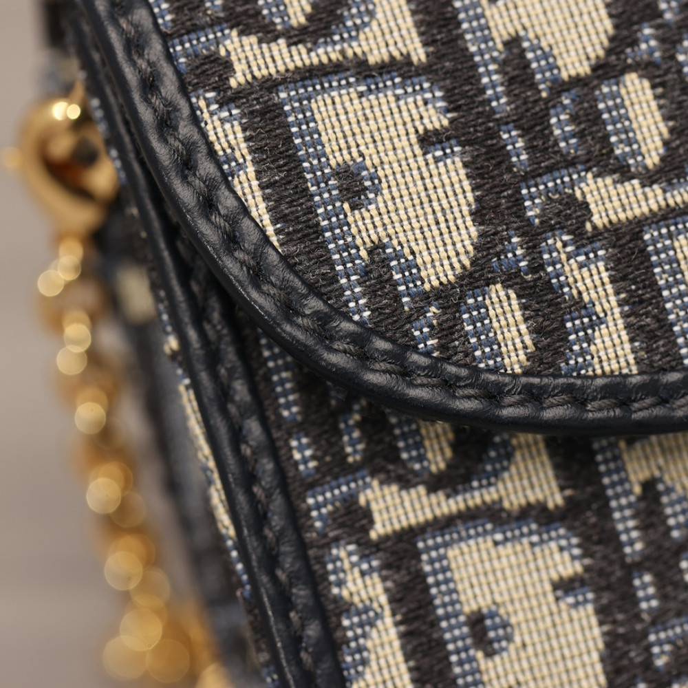 DIOR BOBBY EAST-WEST POUCH WITH CHAIN DIOR BOBBY EAST-WEST POUCH WITH CHAIN