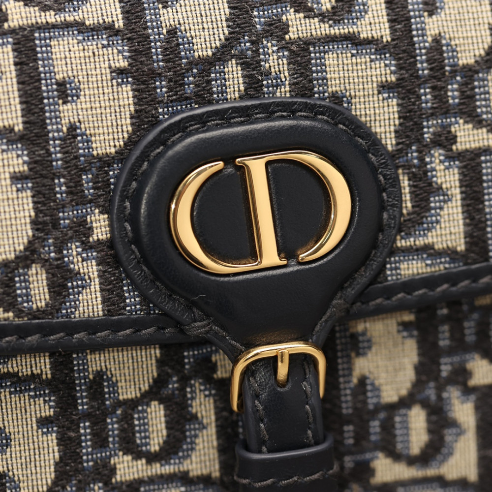DIOR BOBBY EAST-WEST POUCH WITH CHAIN DIOR BOBBY EAST-WEST POUCH WITH CHAIN