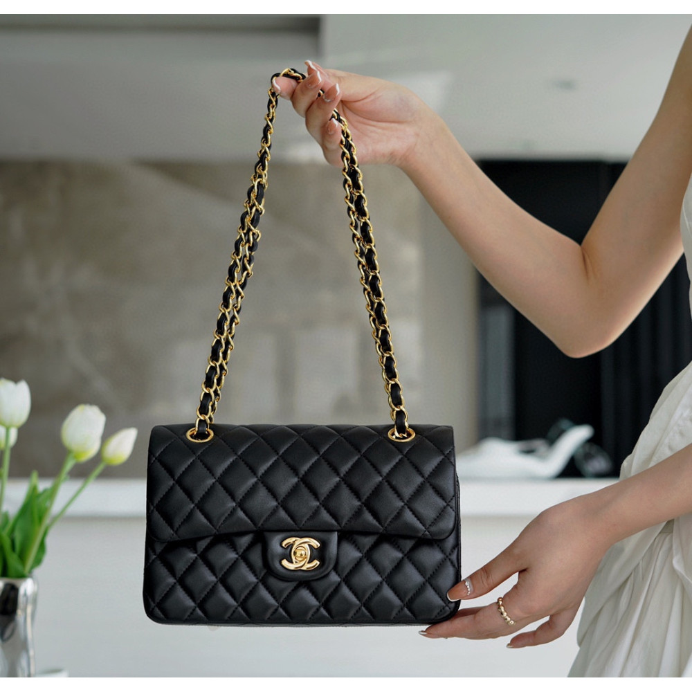 CHANEL SMALL DOUBLE FLAP BAG CHANEL SMALL DOUBLE FLAP BAG