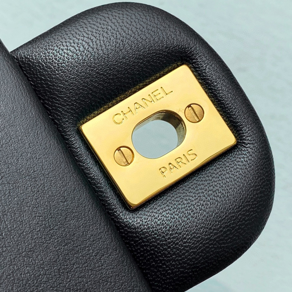 CHANEL SMALL DOUBLE FLAP BAG CHANEL SMALL DOUBLE FLAP BAG