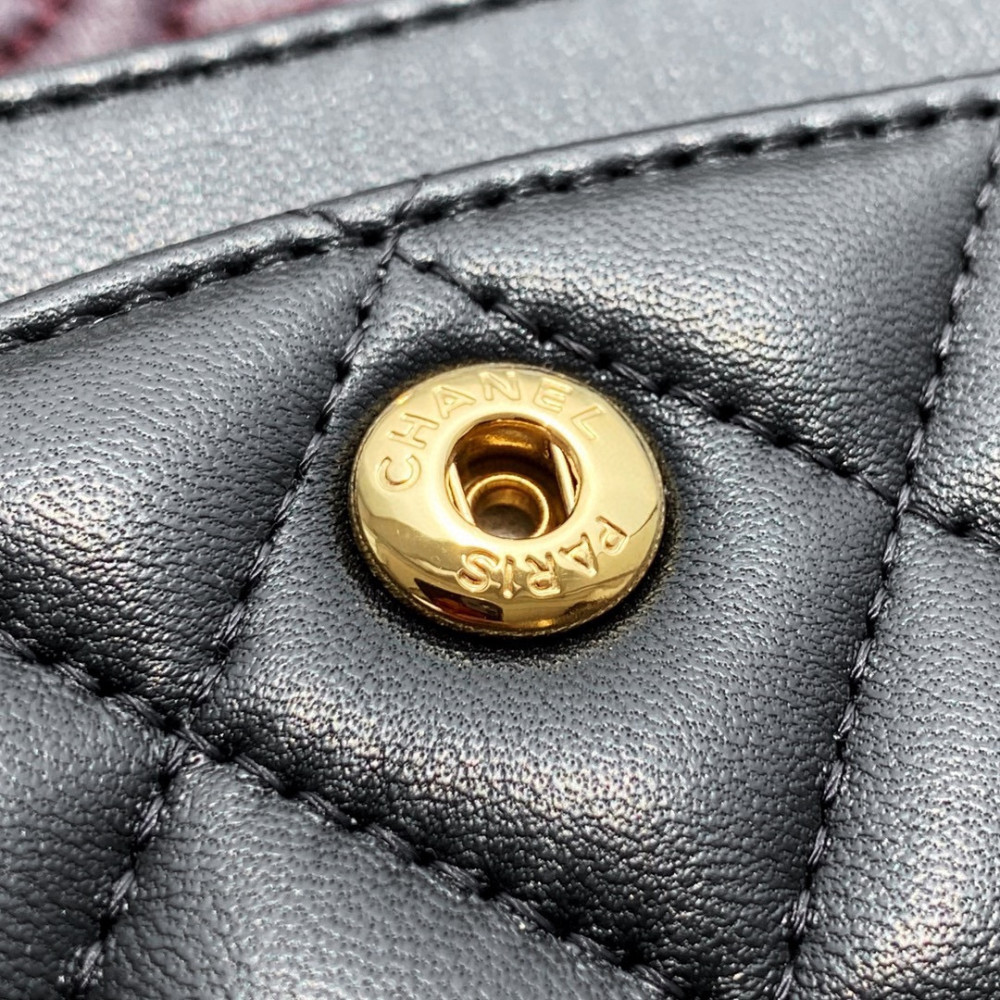 CHANEL SMALL DOUBLE FLAP BAG CHANEL SMALL DOUBLE FLAP BAG