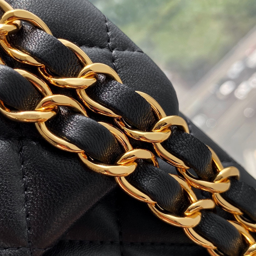 CHANEL SMALL DOUBLE FLAP BAG CHANEL SMALL DOUBLE FLAP BAG