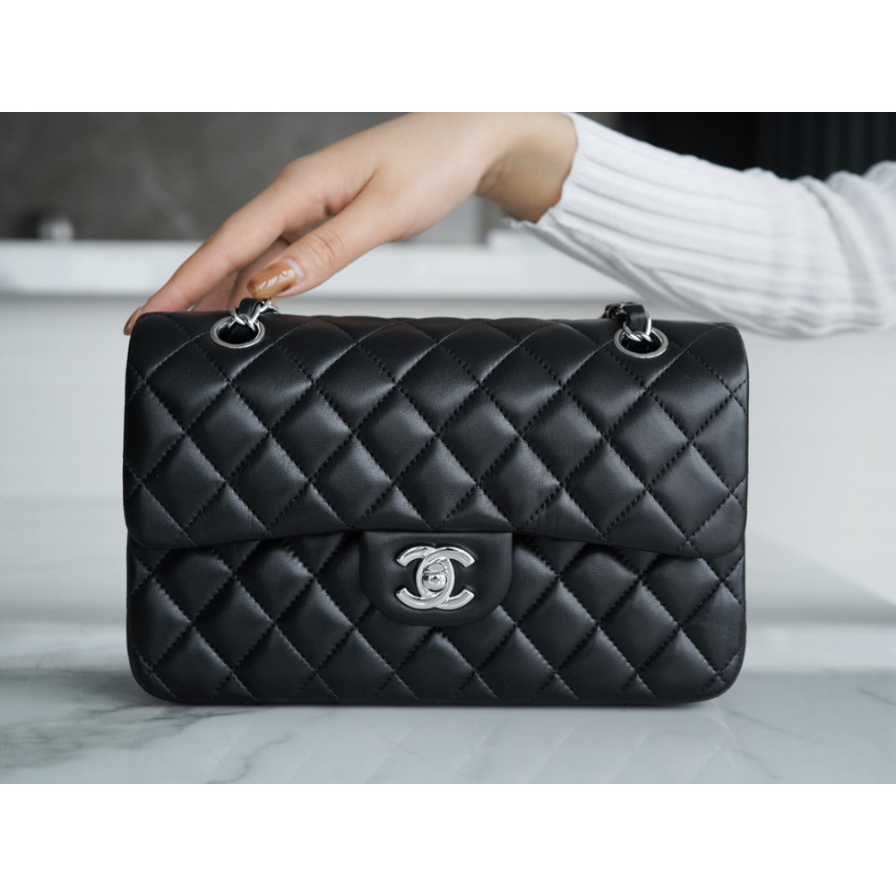CHANEL SMALL DOUBLE FLAP BAG CHANEL SMALL DOUBLE FLAP BAG