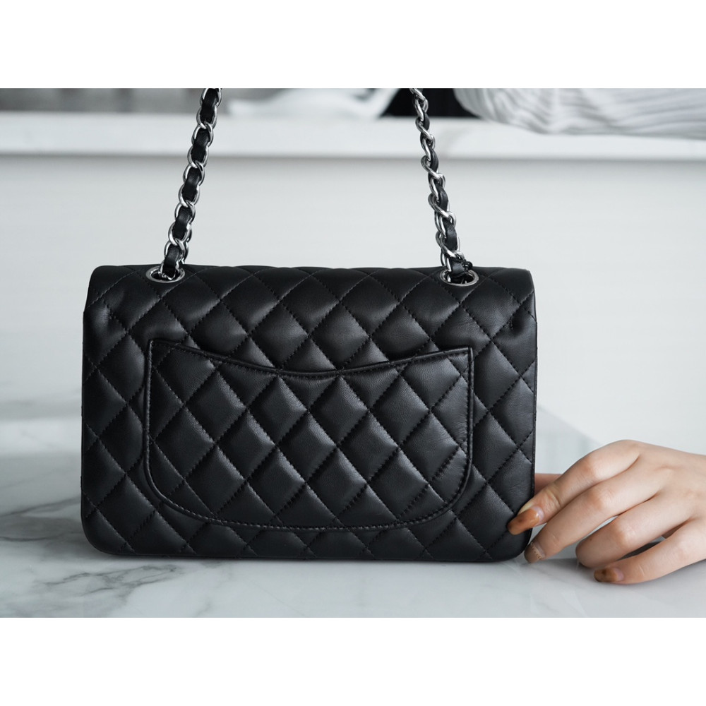 CHANEL SMALL DOUBLE FLAP BAG CHANEL SMALL DOUBLE FLAP BAG
