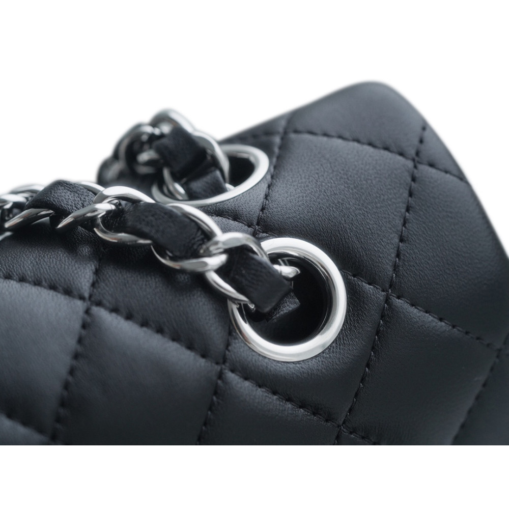 CHANEL SMALL DOUBLE FLAP BAG CHANEL SMALL DOUBLE FLAP BAG