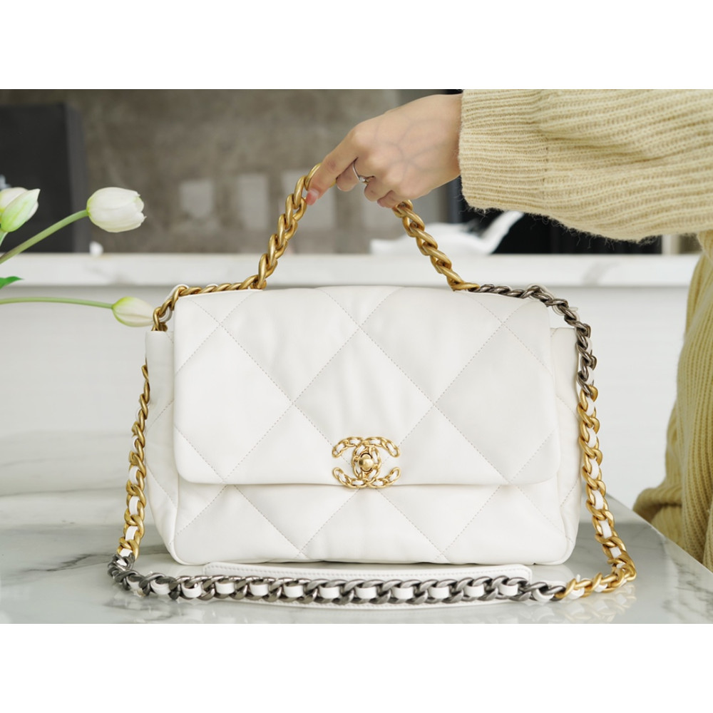 CHANEL MEDIUM 19 FLAP BAG