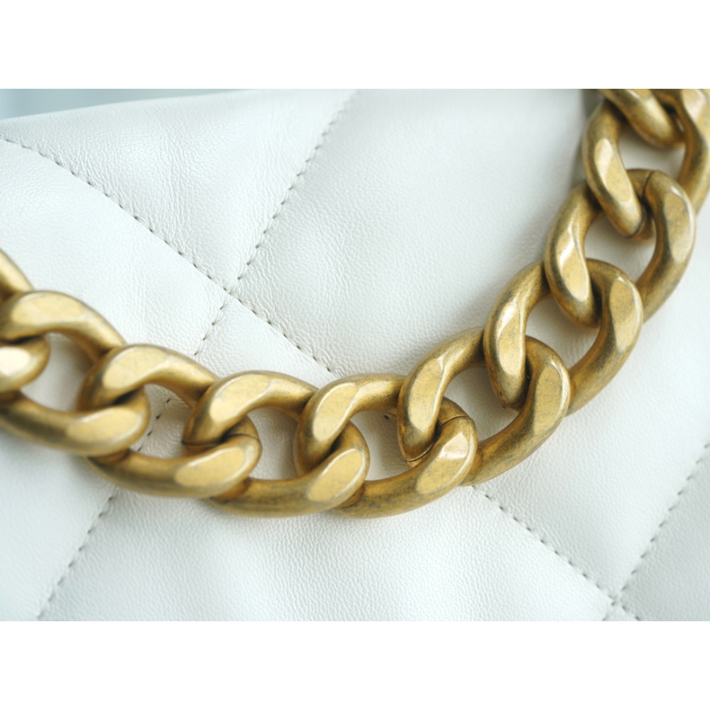CHANEL MEDIUM 19 FLAP BAG