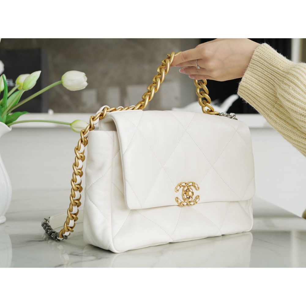 CHANEL MEDIUM 19 FLAP BAG