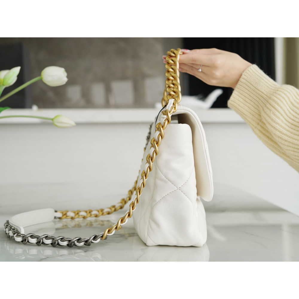 CHANEL MEDIUM 19 FLAP BAG